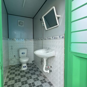 container toilet 10feet