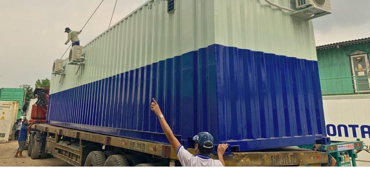 Lối Vào Vị Trí Đặt Container Cho Xe Giao Hàng