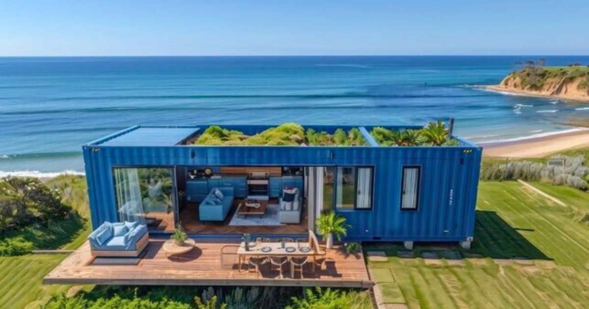 Resort container ven biển