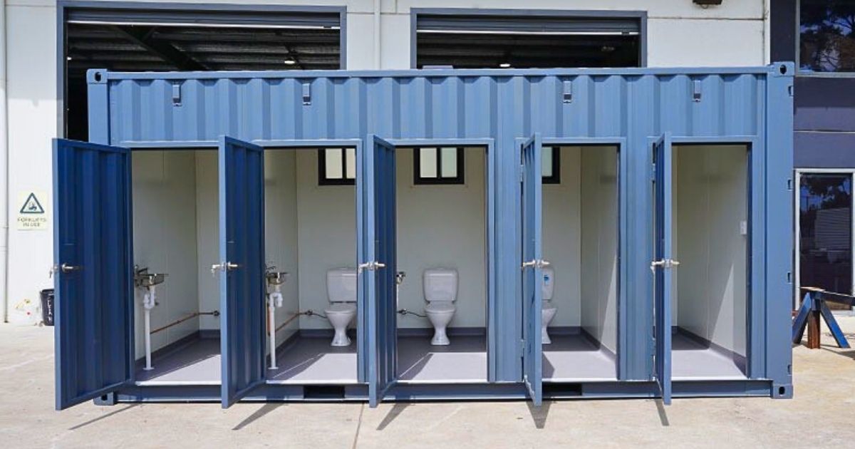 Ứng Dụng Container Làm Nhà Vệ Sinh Tại Công Trường